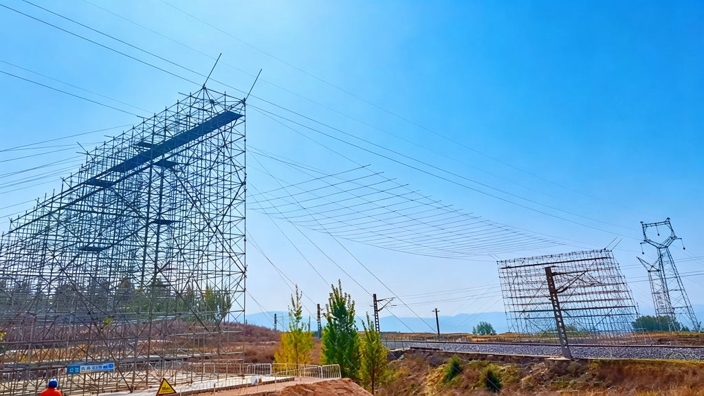 山东莱芜莱城电厂～石马220kV线路改造工程跨越辛泰铁路K81+020处架设电力线工程